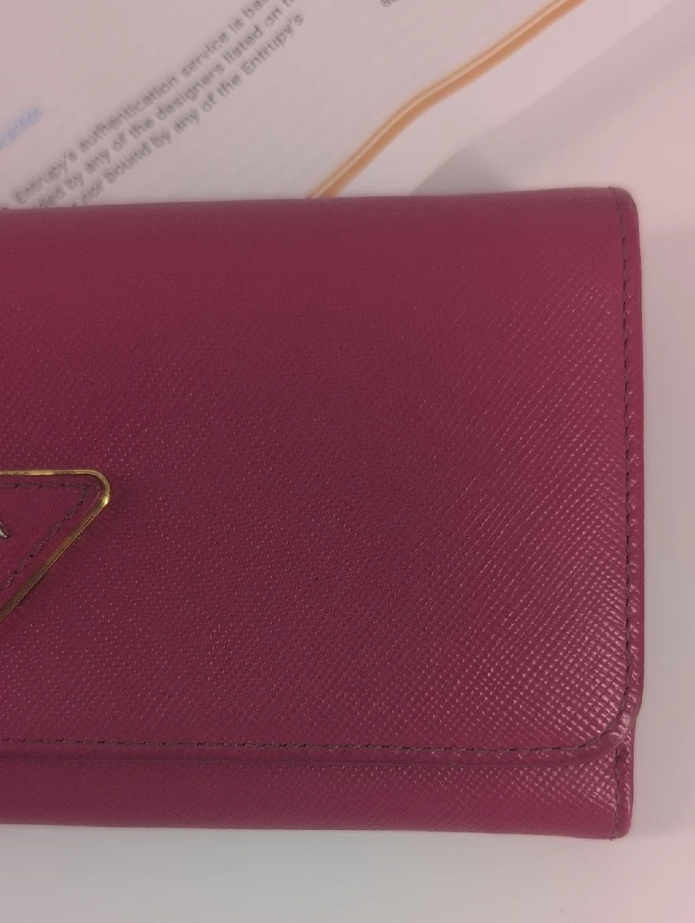 Prada Saffiano Wallet In Great Condition !